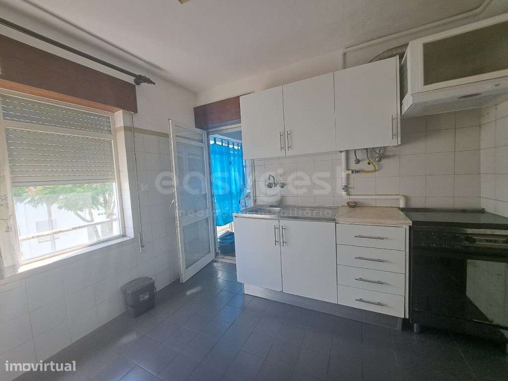 Apartamento T3 junto em zona privilegiada da Cidade, junto das Univ... - Grande imagem: 4/21