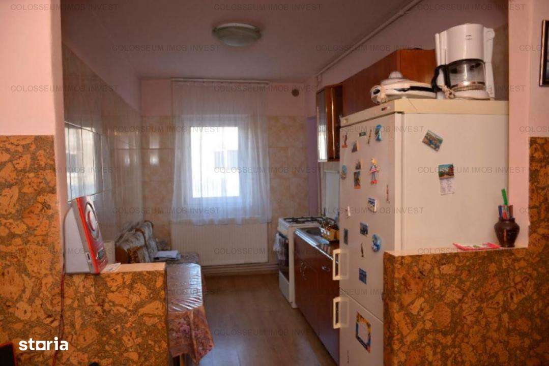 Apartament 4 camere - zona Tractorul-4