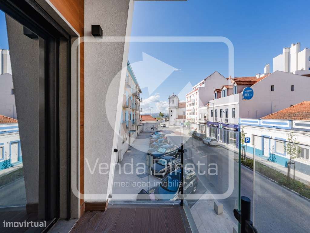 Apartamento T4 no 'Baía Residence' no Barreiro.-14