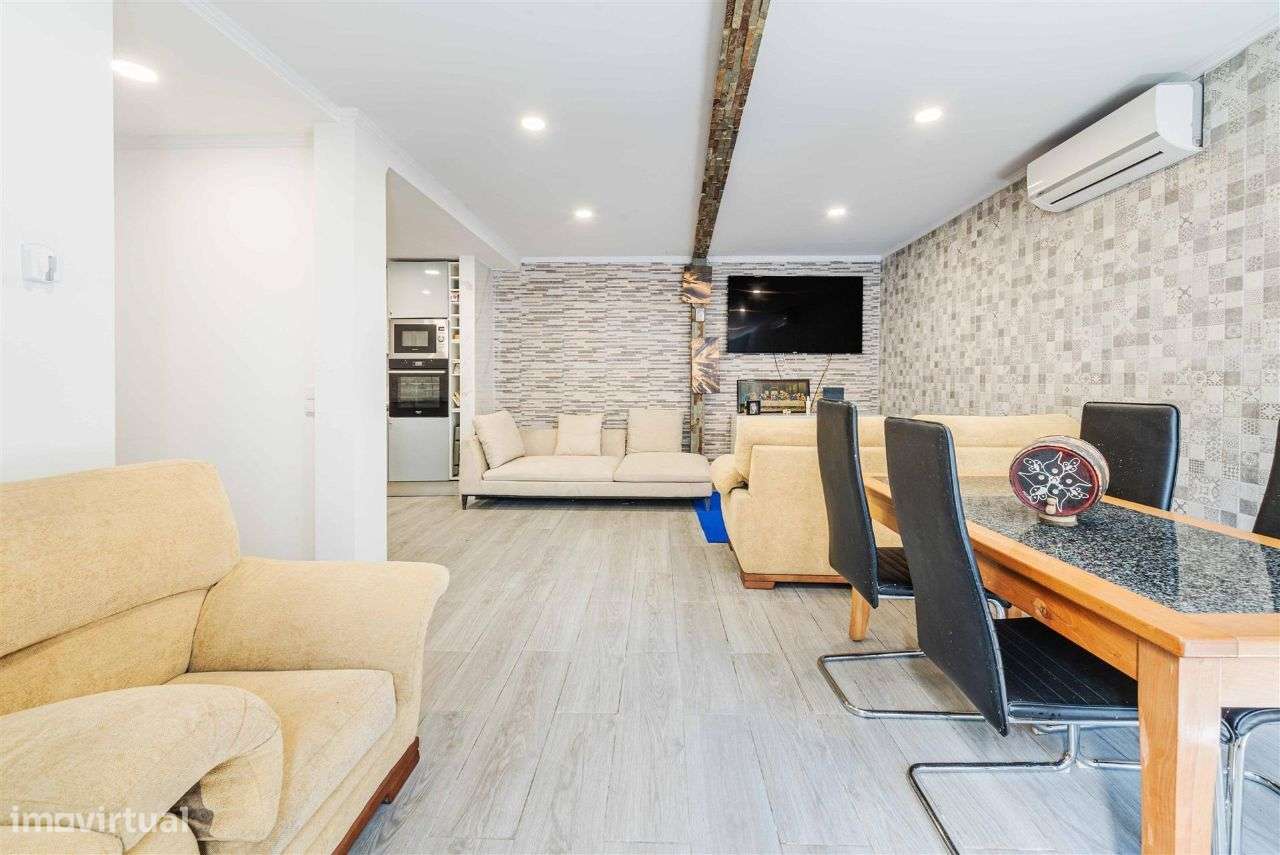 Vende-se Moradia T2 em Rio de Mouro Velho - Grande imagem: 4/33