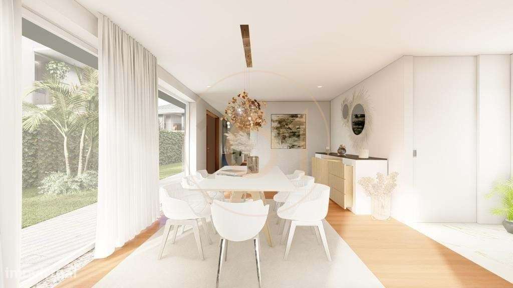 Excelente moradia T3 de 4 frentes em zona nobre de Leça da Palmeira-9