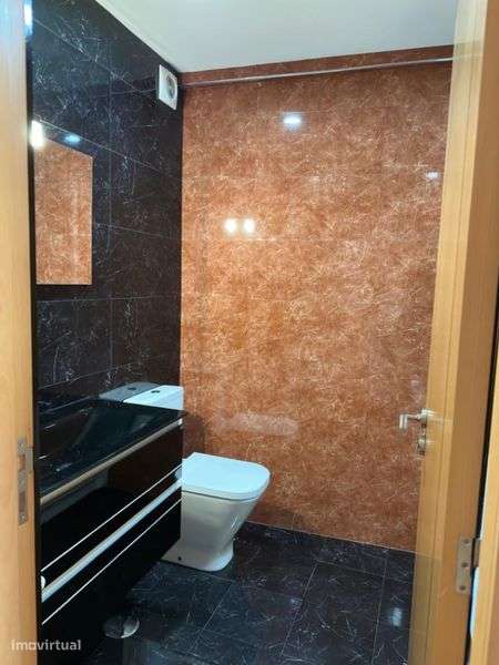 T3 com garagem Av Francisco Sá Carneiro - Grande imagem: 4/12