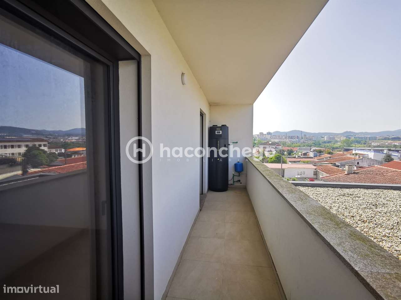 Apartamento T2 em São Verissimo com lugar de estacionamento privado-16