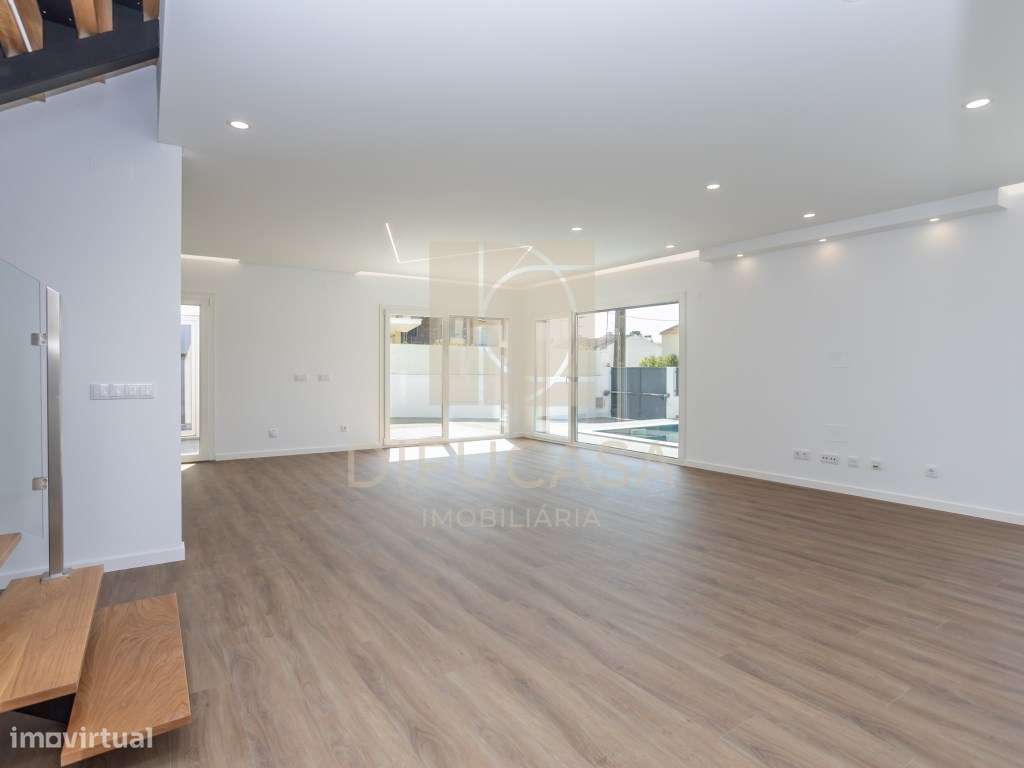 R291 Moradia T3 Duplex com áreas fabulosas-13