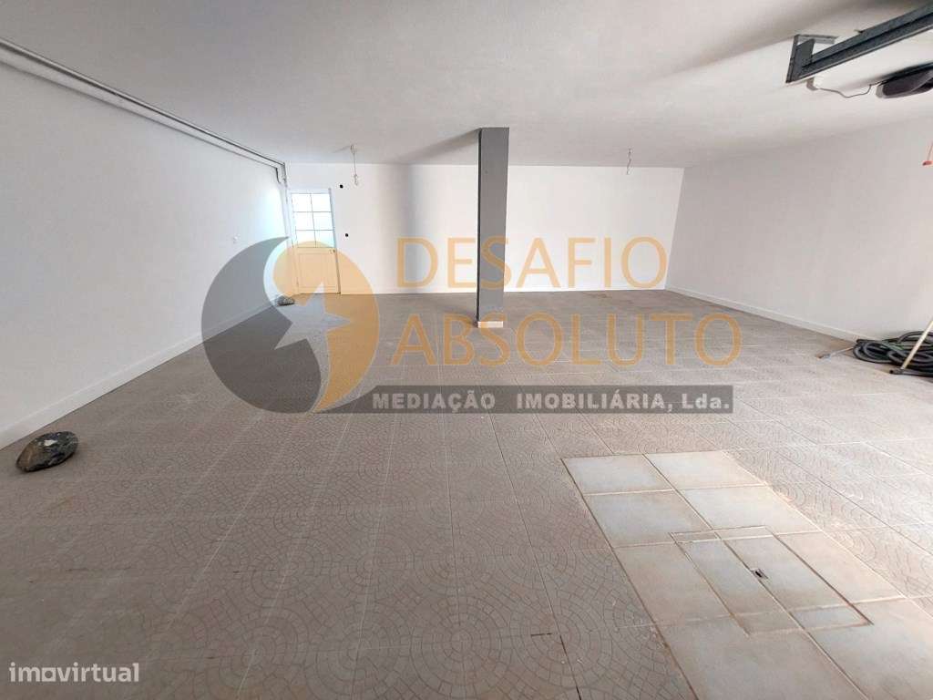 Moradia em Banda T4 c/ Piscina e Garagem. Quinta da Serralheira - S...-22