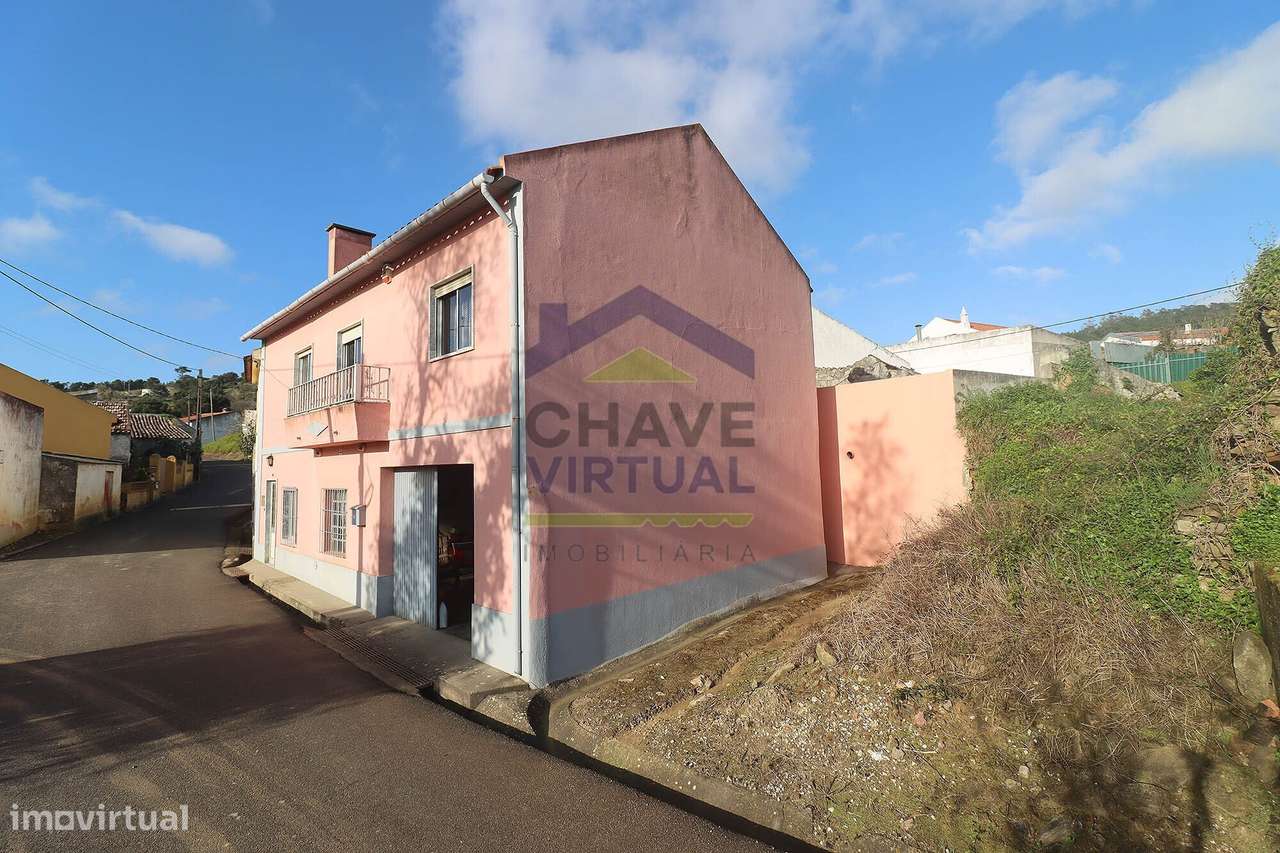 Moradia V2+1 com Terreno e Garagem - Delgada, Bombarral-40