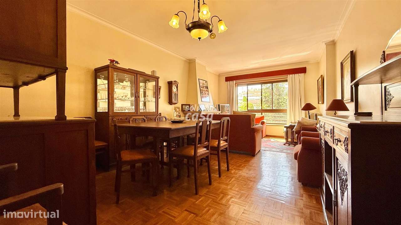 Apartamento T2+1 com Garagem, no Jardim Soares dos Reis!-5