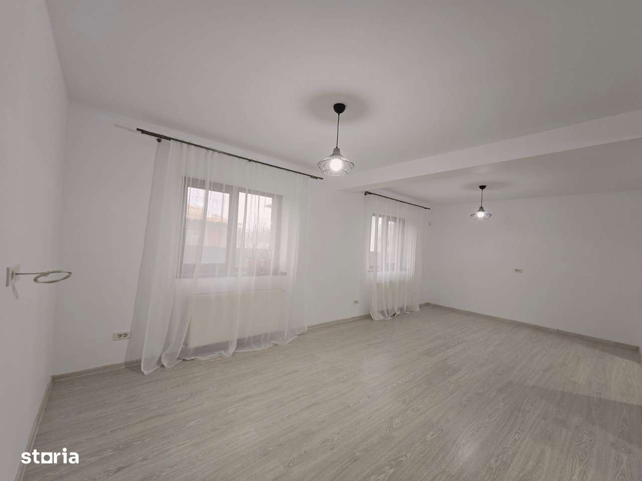 Vila mobilata , utilata-4camere -2bai -350mp teren -cartierul nou-beci - Imagine principală: 4/14