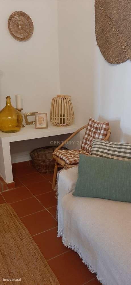 Oportunidade no coração do Alentejo! Moradia térrea T4 em Safara! Uma-9