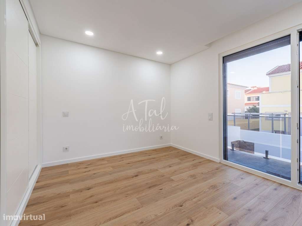 Moradia V4 com piscina em Azeitão-58