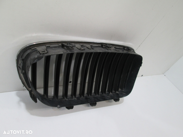 Grila radiator BMW Seria 5 F10 / F11 an 2009-2013 cod 51137200727 - 4