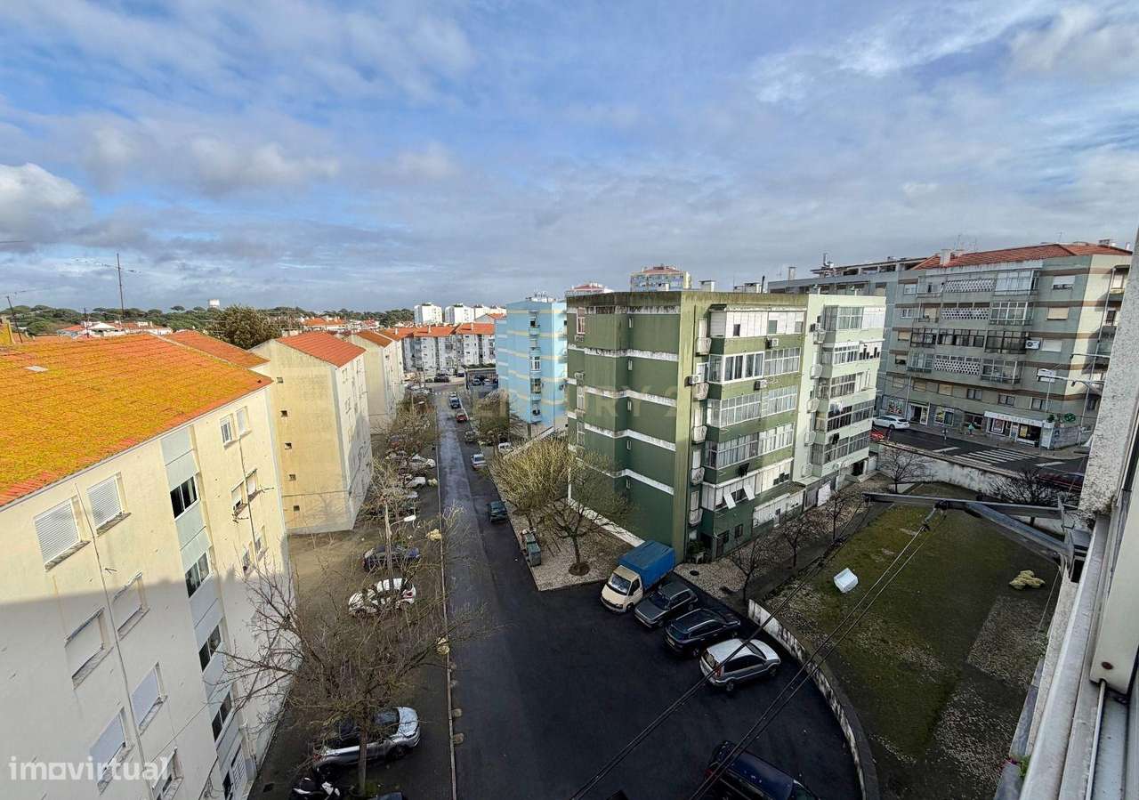 Apartamento T1 - com arrendamento a decorrer - Grande imagem: 2/10