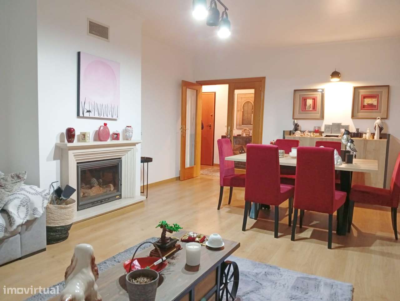 T2 - Lareira / A/C / Varanda - Alto do Seixalinho-0