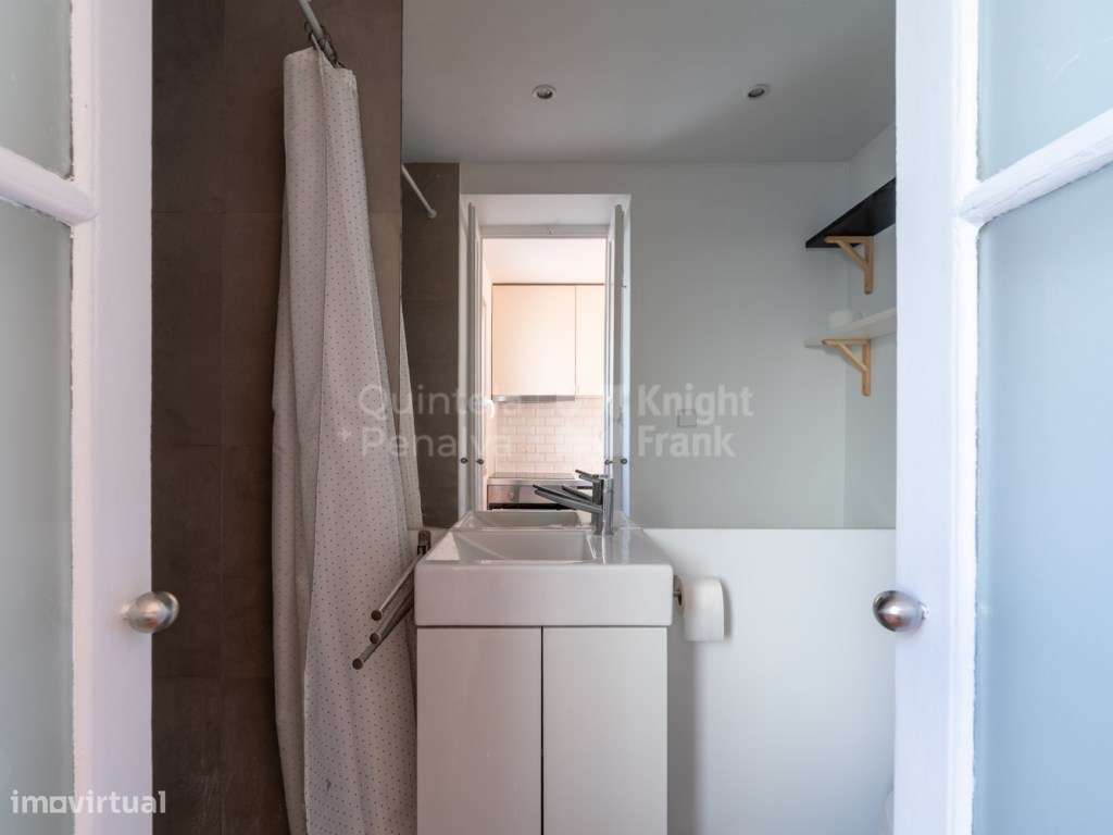 Apartamento T1 com terraço, nas Avenidas Novas-23