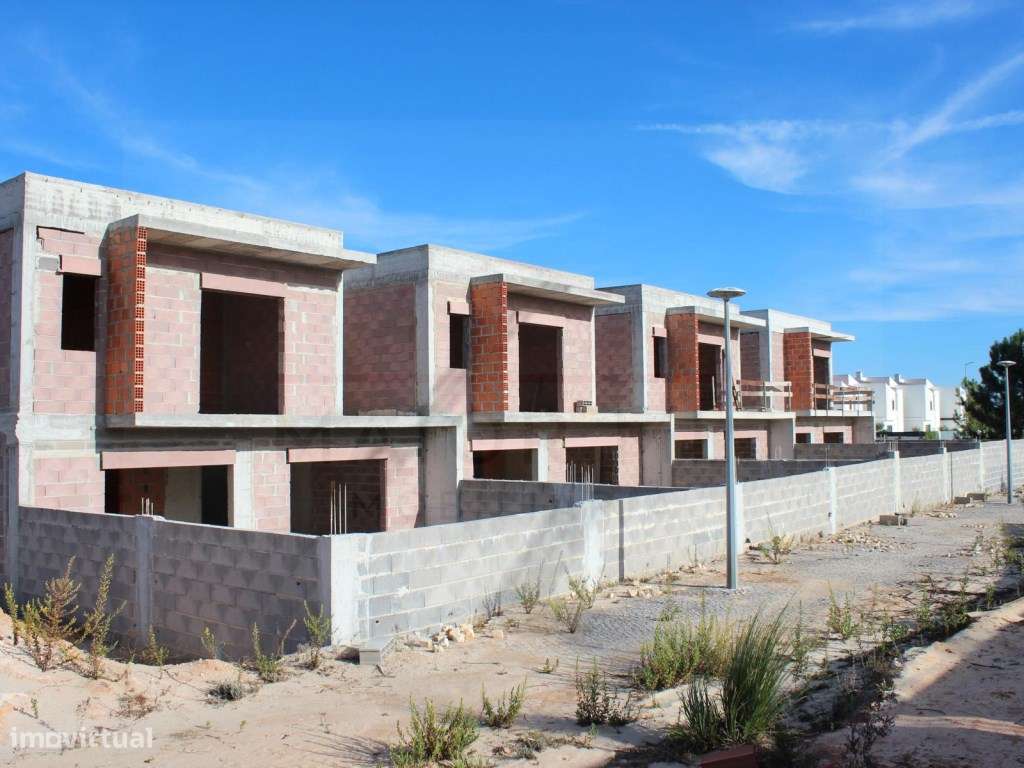 Moradias T3 em construção na urbanização Fonte Lagoa, Rio Maior-13