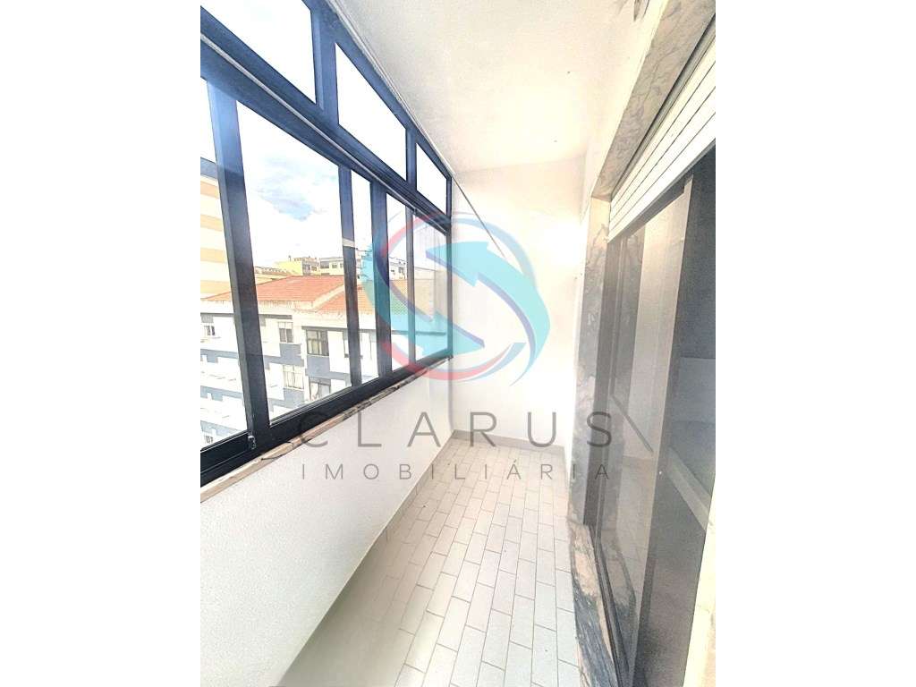 APARTAMENTO T2 AMORA/PAIVAS-12
