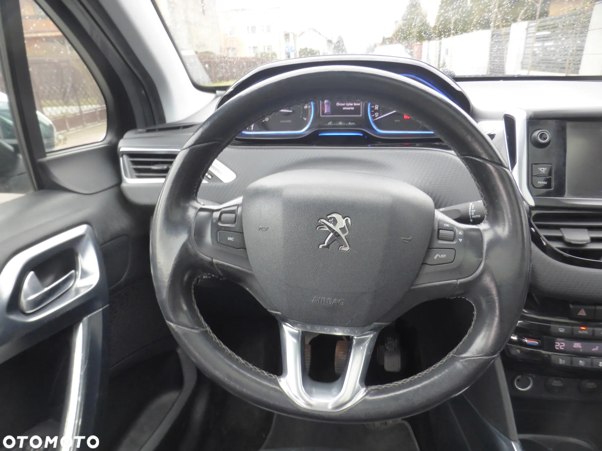 Peugeot 2008 - 10