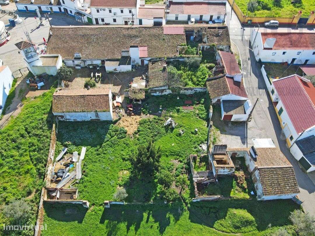 Prédio urbano plurifamiliar- N.ª Sr.ª Machede - Évora-9