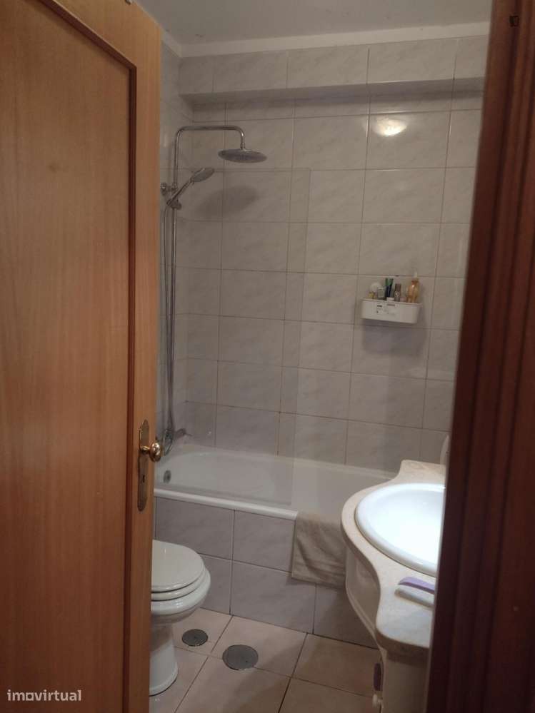 Quarto - localizado em Cedofeita Porto - Grande imagem: 4/7