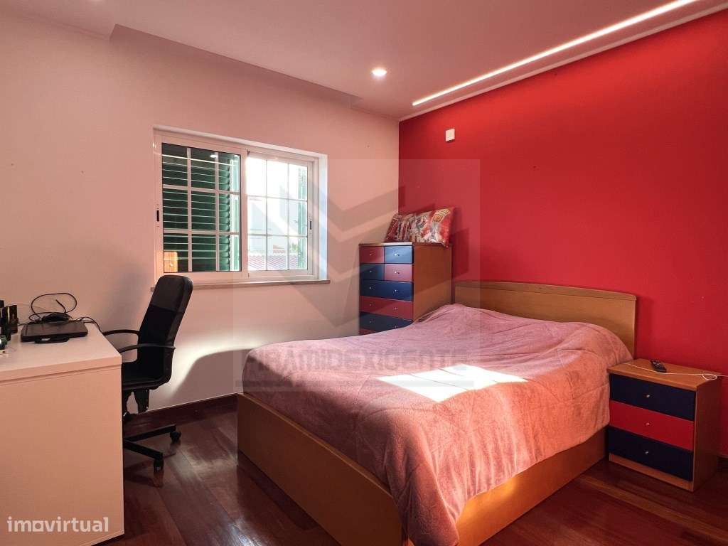 MORADIA T4+1, CAVE 76m2, SÓTAO, GARAGEM, GAIO - MOITA-31