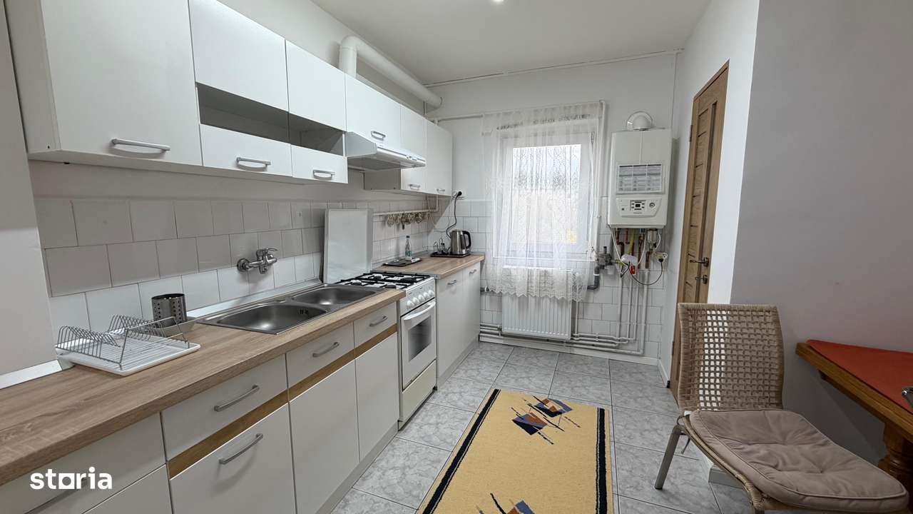 Apartament cu 3 camere, 2 bai, 2 balcoane, decomandat et3, cartier MV1-0