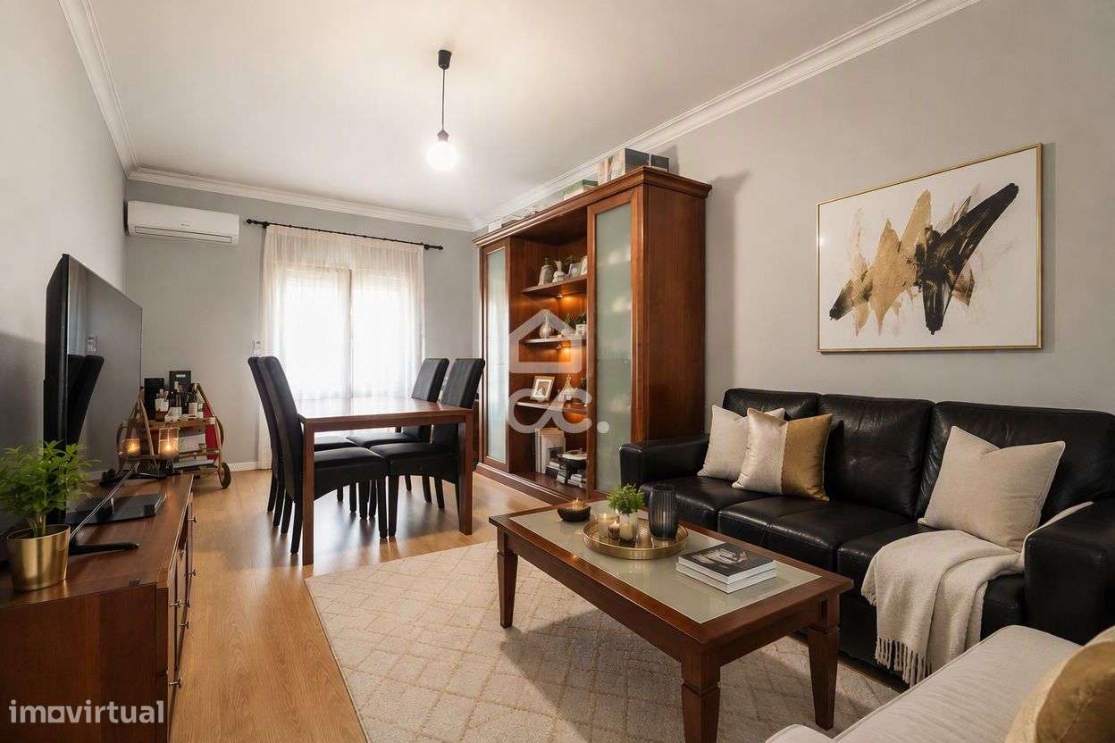 Apartamento T3 usado com 2 wc´s, varanda e ar-condicionado no Avelar.-4