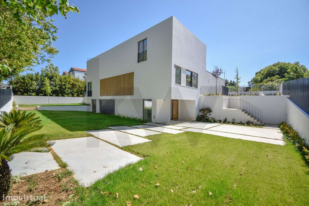 Moradia Contemporânea T5 no Oeiras Golf & Residence-1