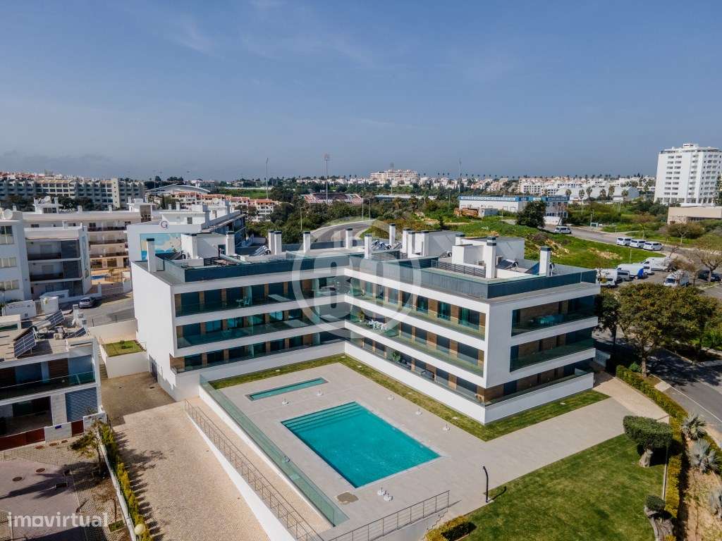Apartamento T2 com piscina, Estacionamento Privativo, no Centro de ...-8