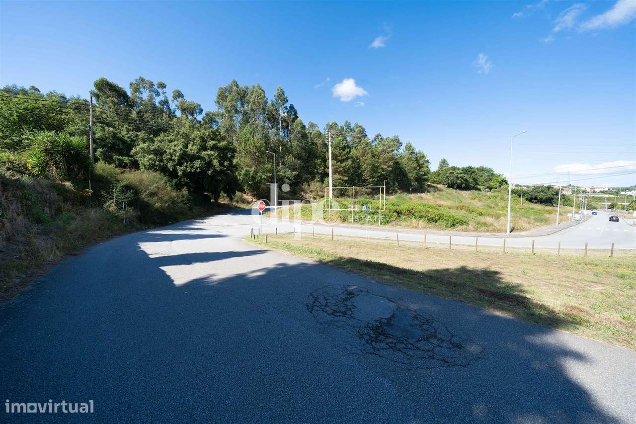 Terreno com 116.700 m2 para construção de moradias - Grande imagem: 5/17