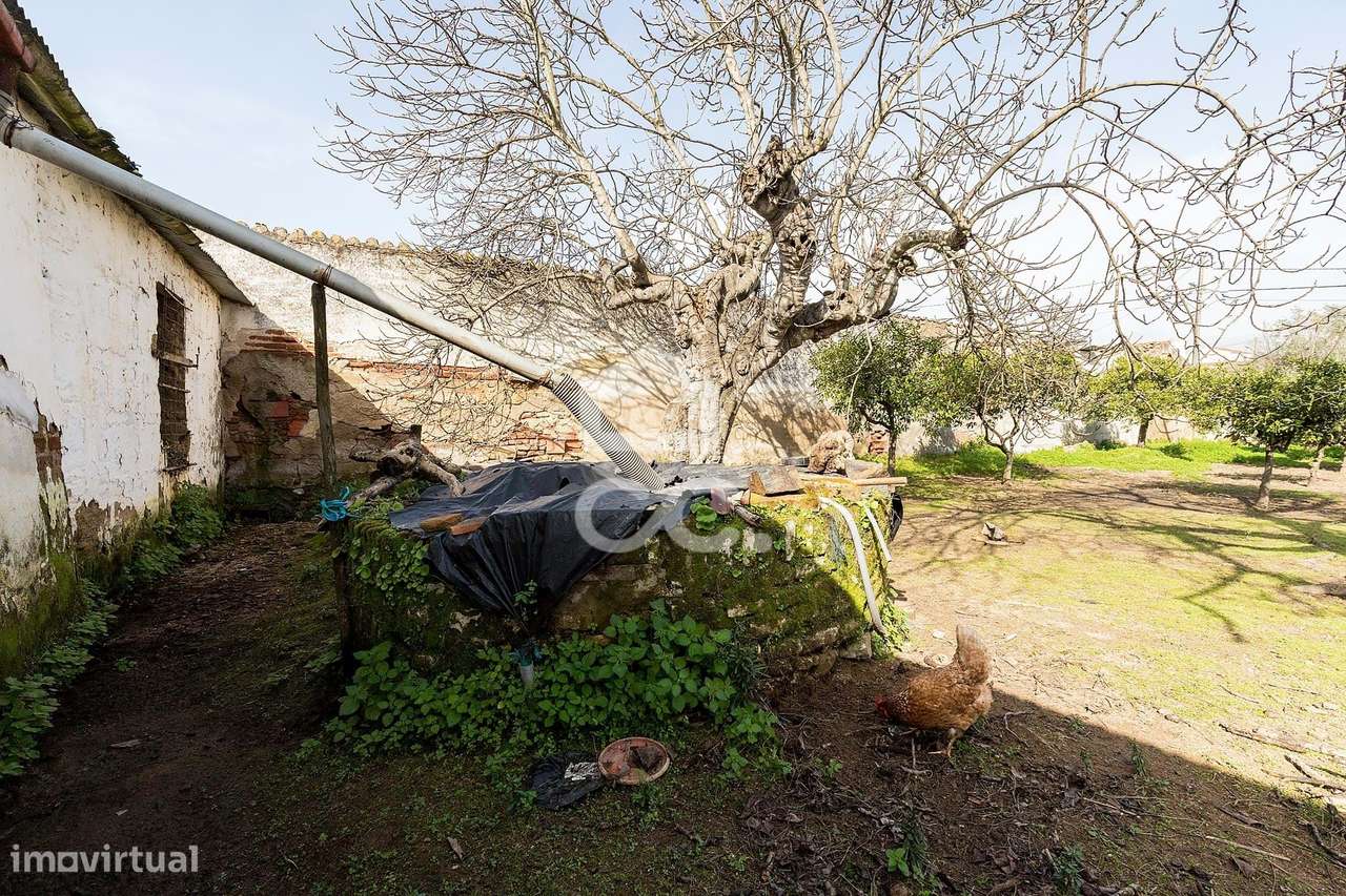 Moradia térrea c/ 311 m² de construção em lote de 1124 m² | Vila de Fr-38