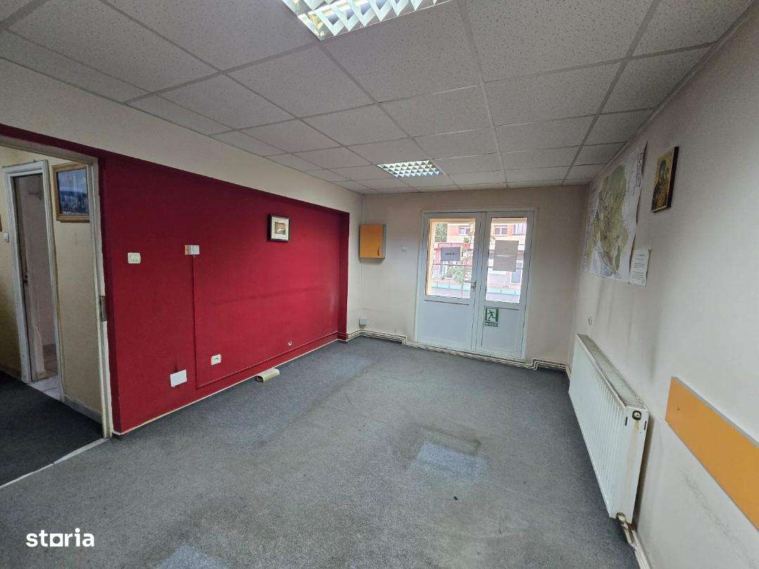 De inchiriat Spatiu situat in zona Cetate. - Imagine principală: 2/4
