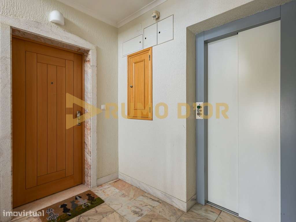 Apartamento T2 com Garagem para 2 Carros em Barnabé - Alenquer-19