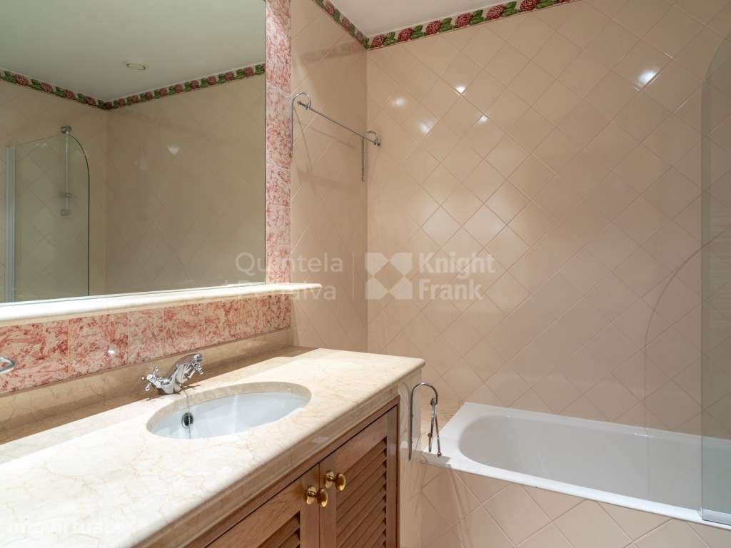 Apartamento T3 duplex com piscina no Monte Estoril, Cascais-22