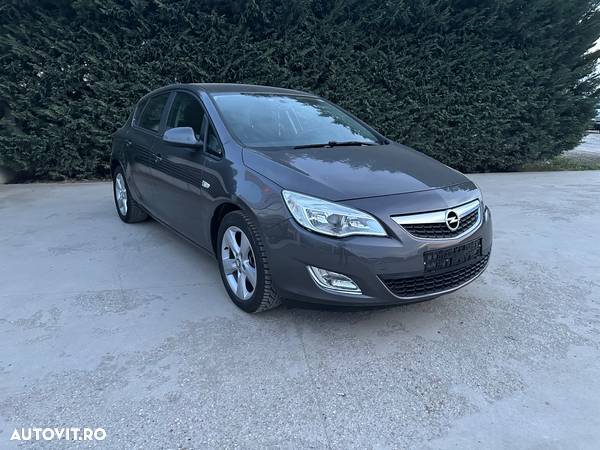 Opel Astra 1.7 CDTI DPF Active - 1