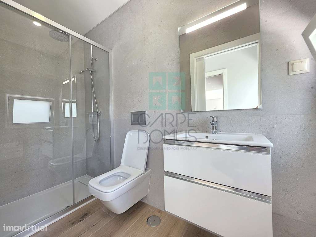 Moradia T4 com Piscina e Garagem Dupla perto do Centro de Tavira-14