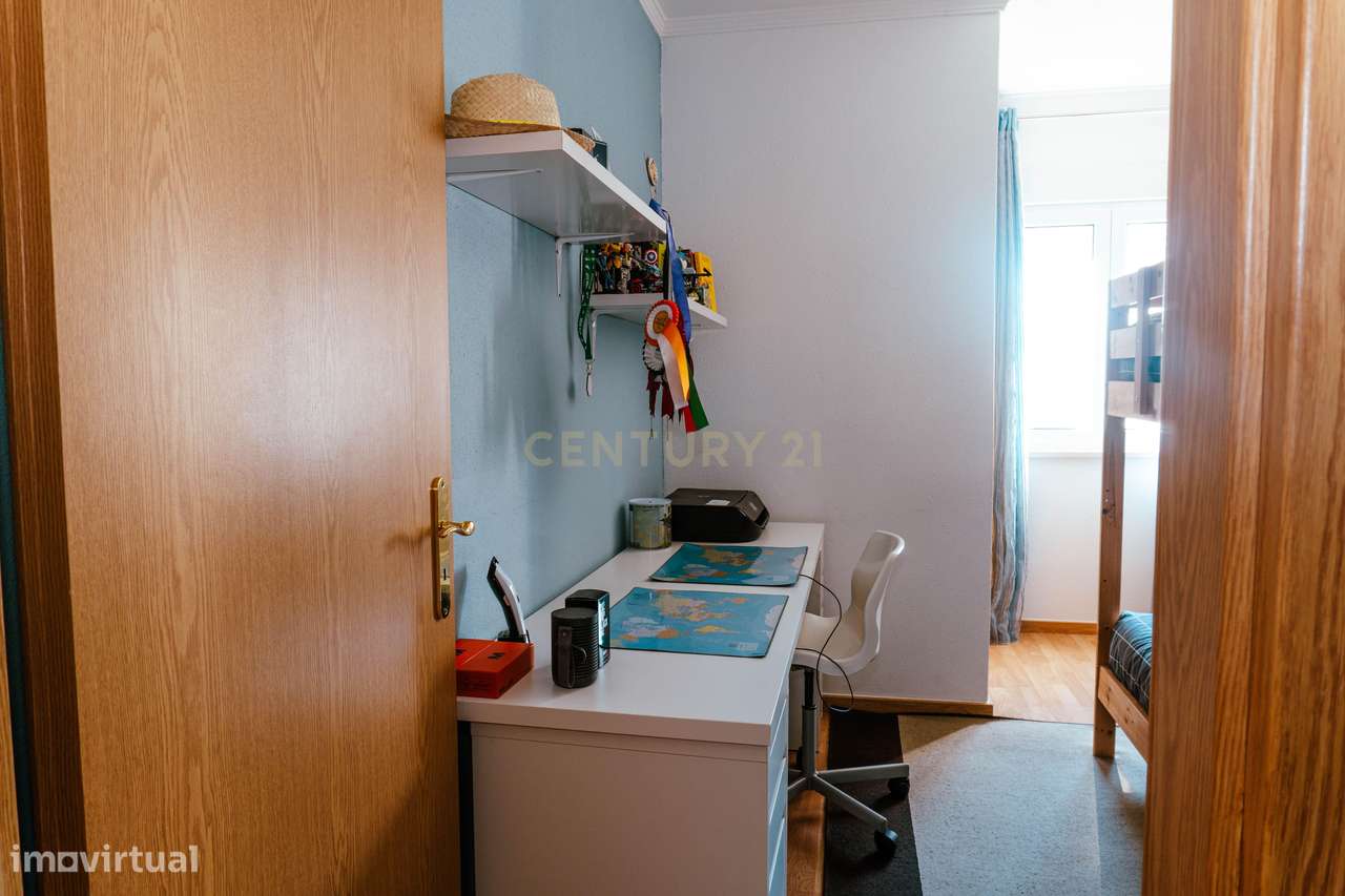 Apartamento T3 duplex em Carregado -Alenquer, União das Freguesias de-13