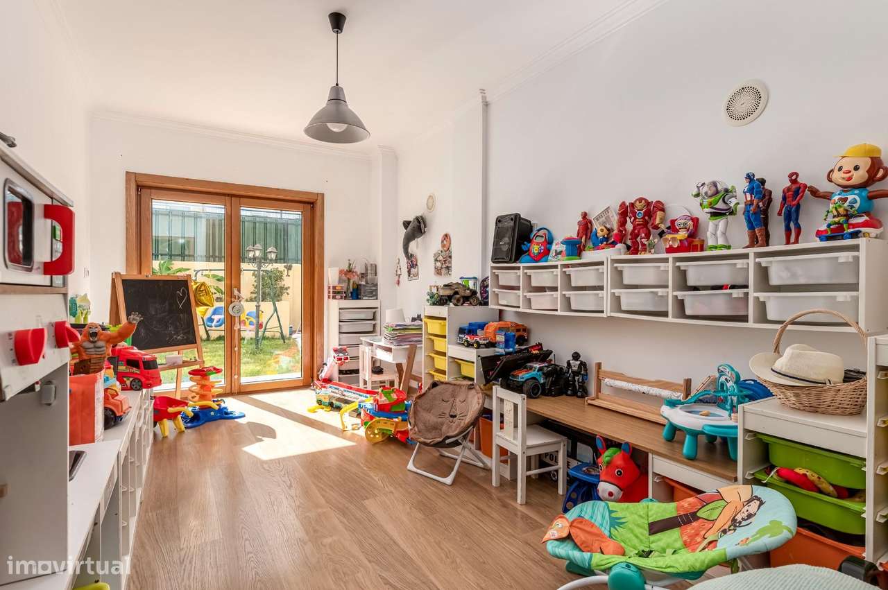 MORADIA ISOLADA T5 NA PÓVOA DE SANTA IRIA-14