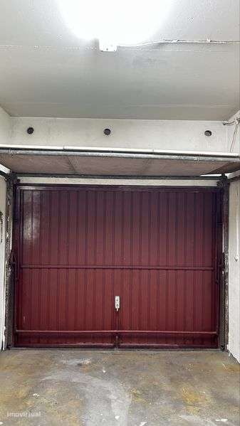 Vendo garagem em Linda-a-Velha (Oeiras) - Grande imagem: 5/8
