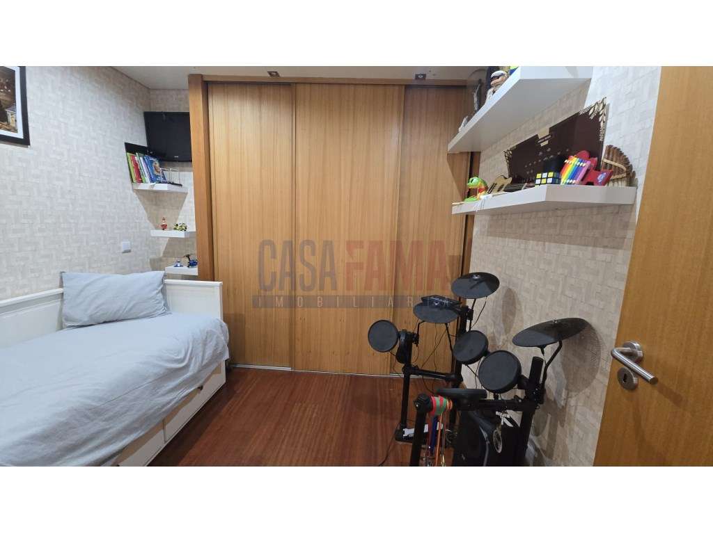 Apartamento T2+1 com Terraço e Piscina - Póvoa de Varzim-16