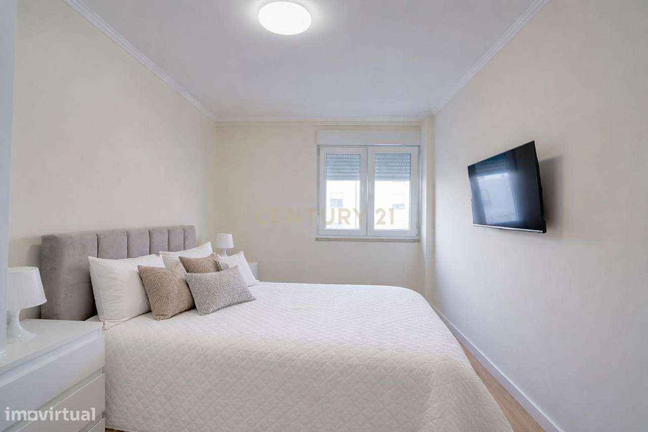 Apartamento T2 remodelado na Rinchoa-15