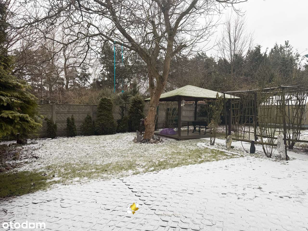 Tani w utrzymaniu dom z warsztatem samochodowym-17