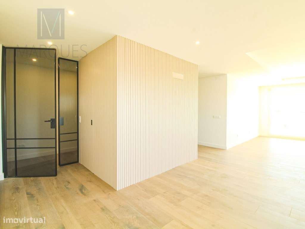 Apartamento T3 com Parqueamento e Arrecadação na Quinta do Desembar...-8