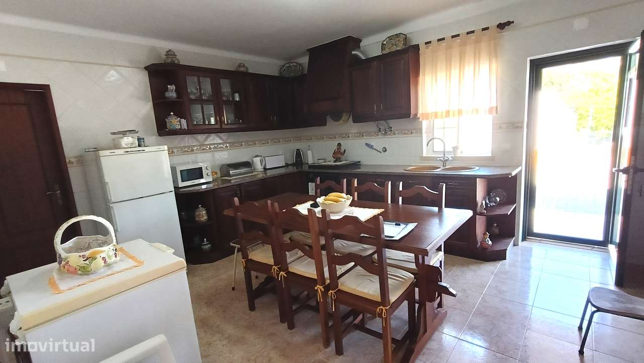 Moradia térrea isolada inserida em lote 2250 m2-5