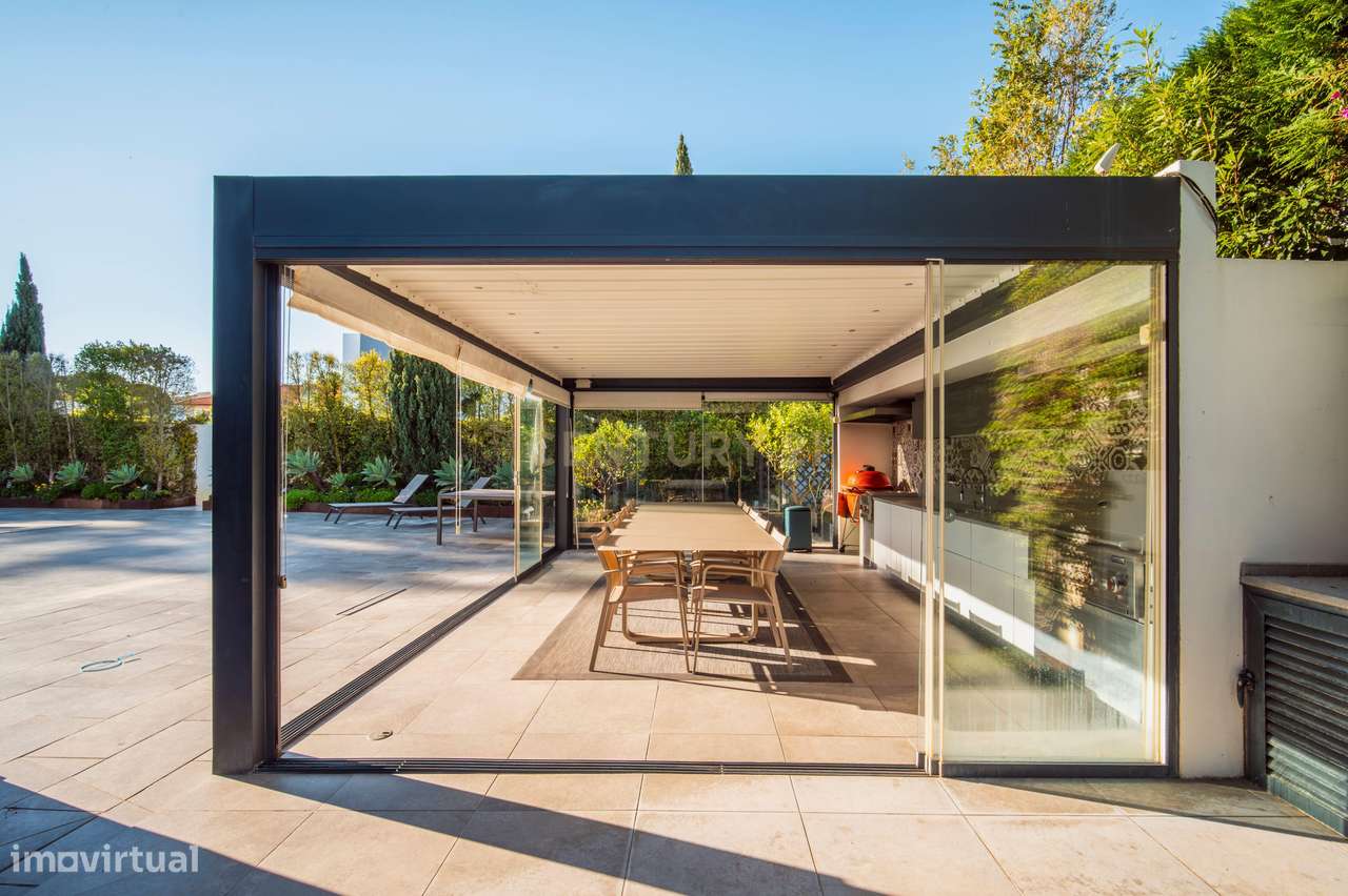 Moradia Exclusiva T5 em Condomínio Privado no Estoril - Grande imagem: 4/53