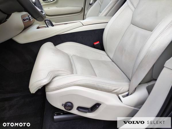 Volvo XC 90 - 22