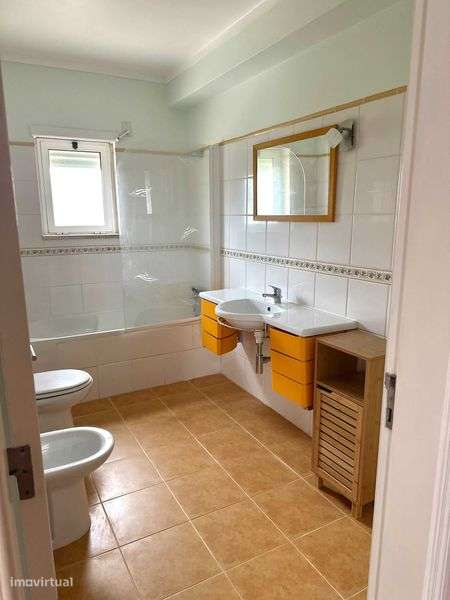 Grandes áreas/remodelado em condomínio Fechado com Garagem - Grande imagem: 4/12