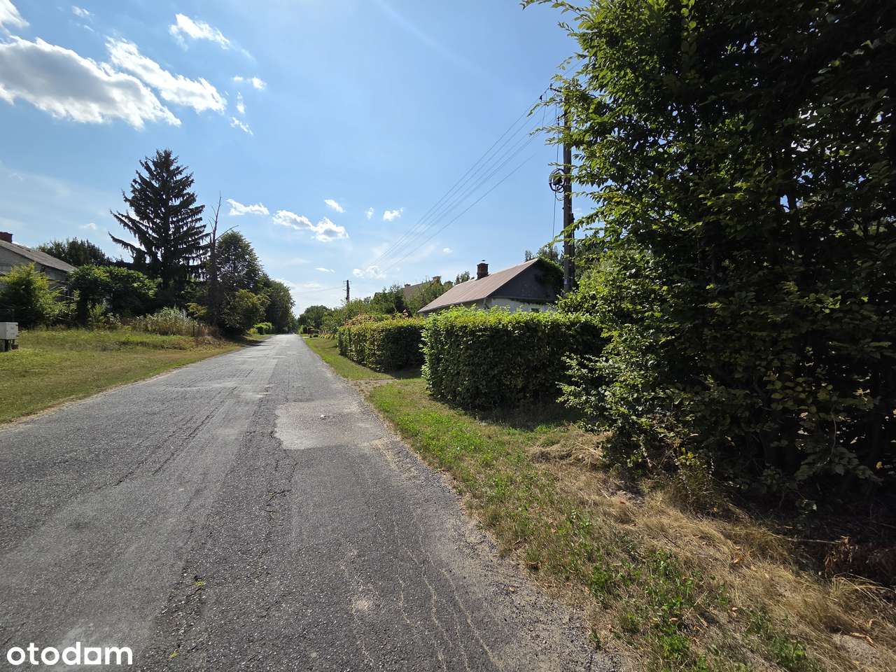 Atrakcyjna, uzbrojona działka pod budowę domu z prywatnym lasem-16