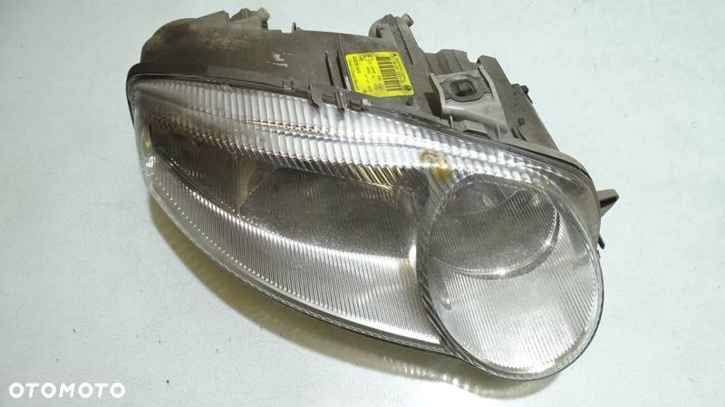 LAMPA PRAWA PRZEDNIA ALFA ROMEO 147 1.9 468261940 - 2