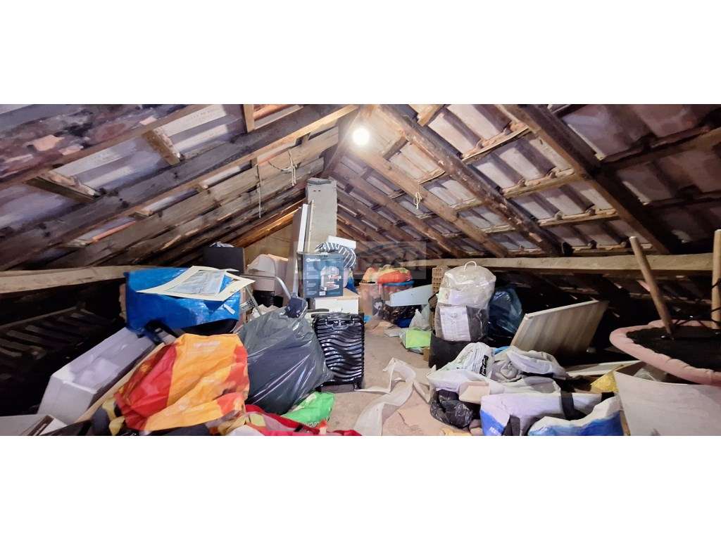 Moradia T2+1 com logradouro-22