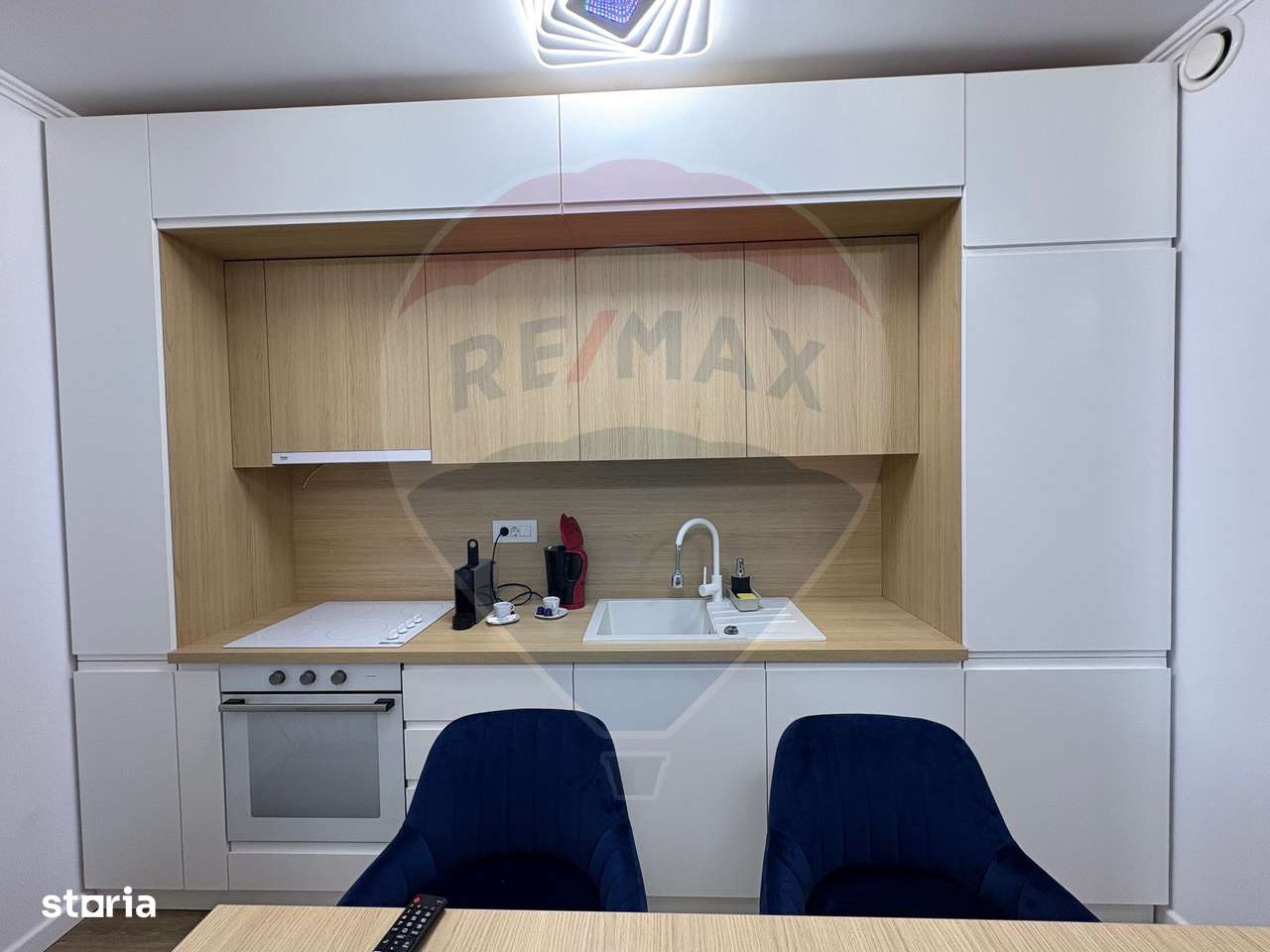 Studio luminos,55 mp, 2022 + parcare, Sinaia, introdus regim hotelier - Imagine principală: 5/14